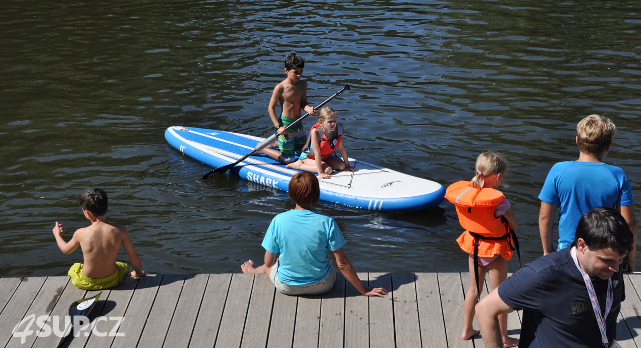 Sportovní park Pardubice 2017 - prezentace nafukovacích paddleboardu 4SUP.CZ