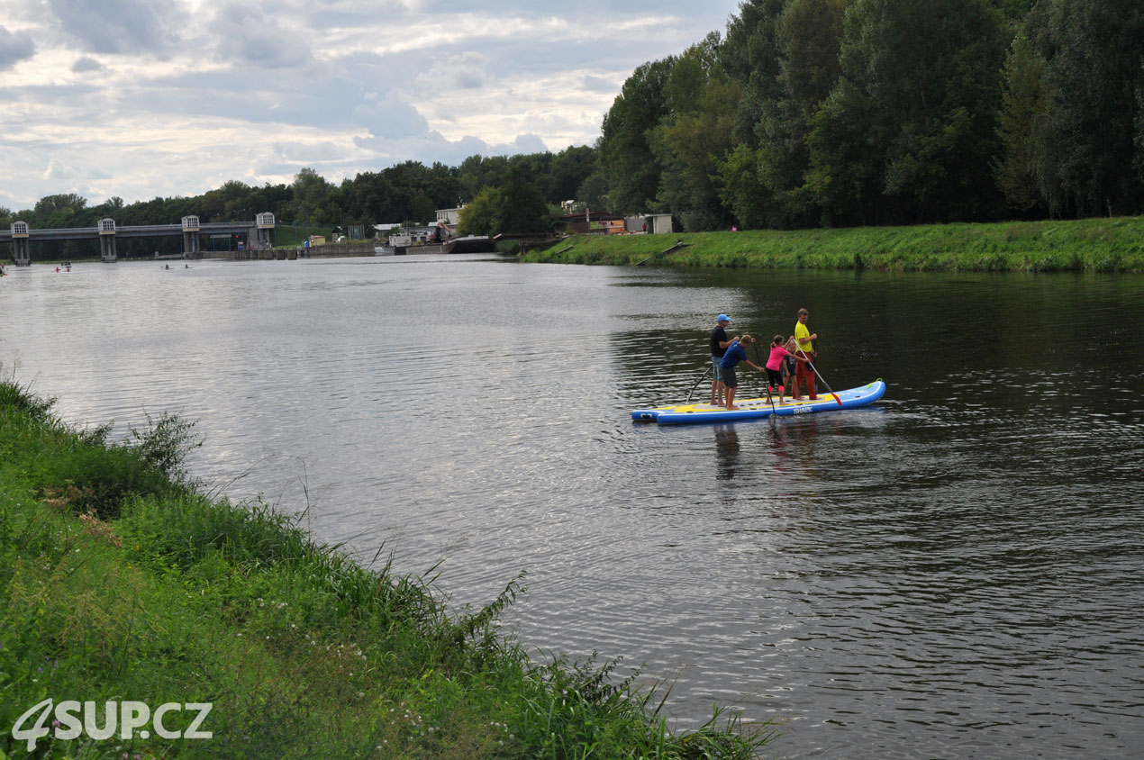 Sportovní park Pardubice 2017 - prezentace nafukovacích paddleboardu 4SUP.CZ