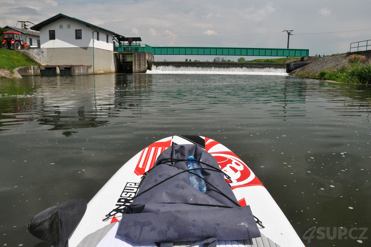 Paddleboard Pardubice výlet Labe - Loučná - jez Loučná