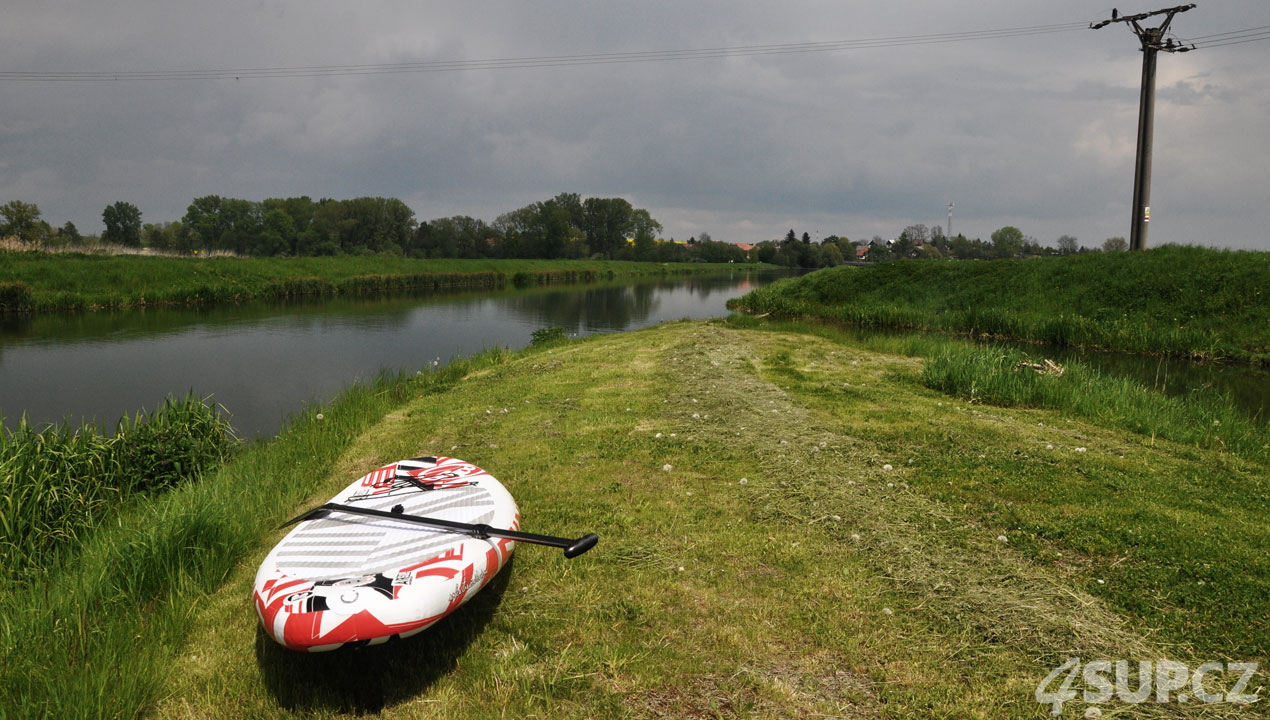 Paddleboard Pardubice výlet Labe - Loučná - jez Loučná